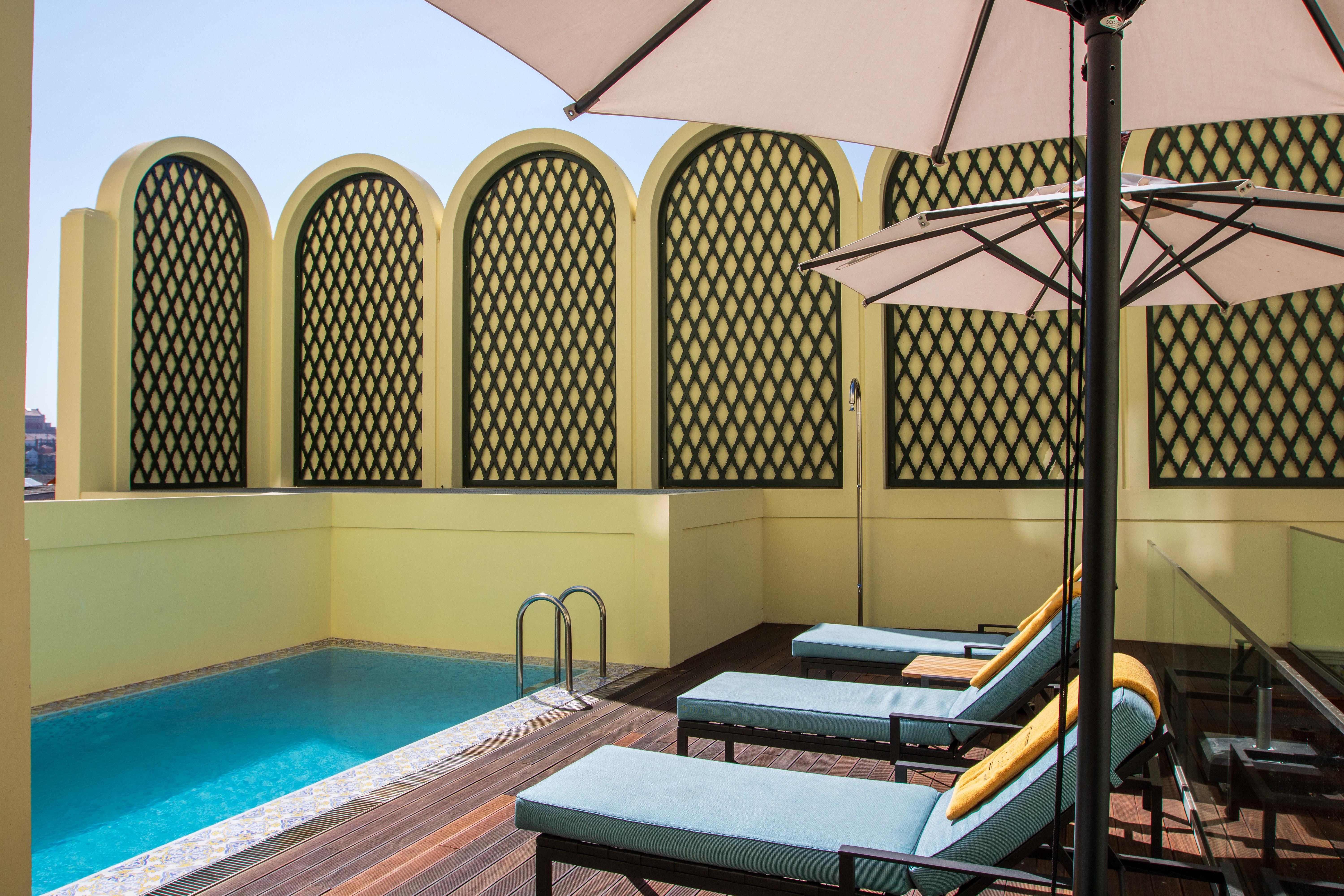إنفانت ساجريه -فندق لاكشري هيستوريك بورتو المظهر الخارجي الصورة The pool at the hotel