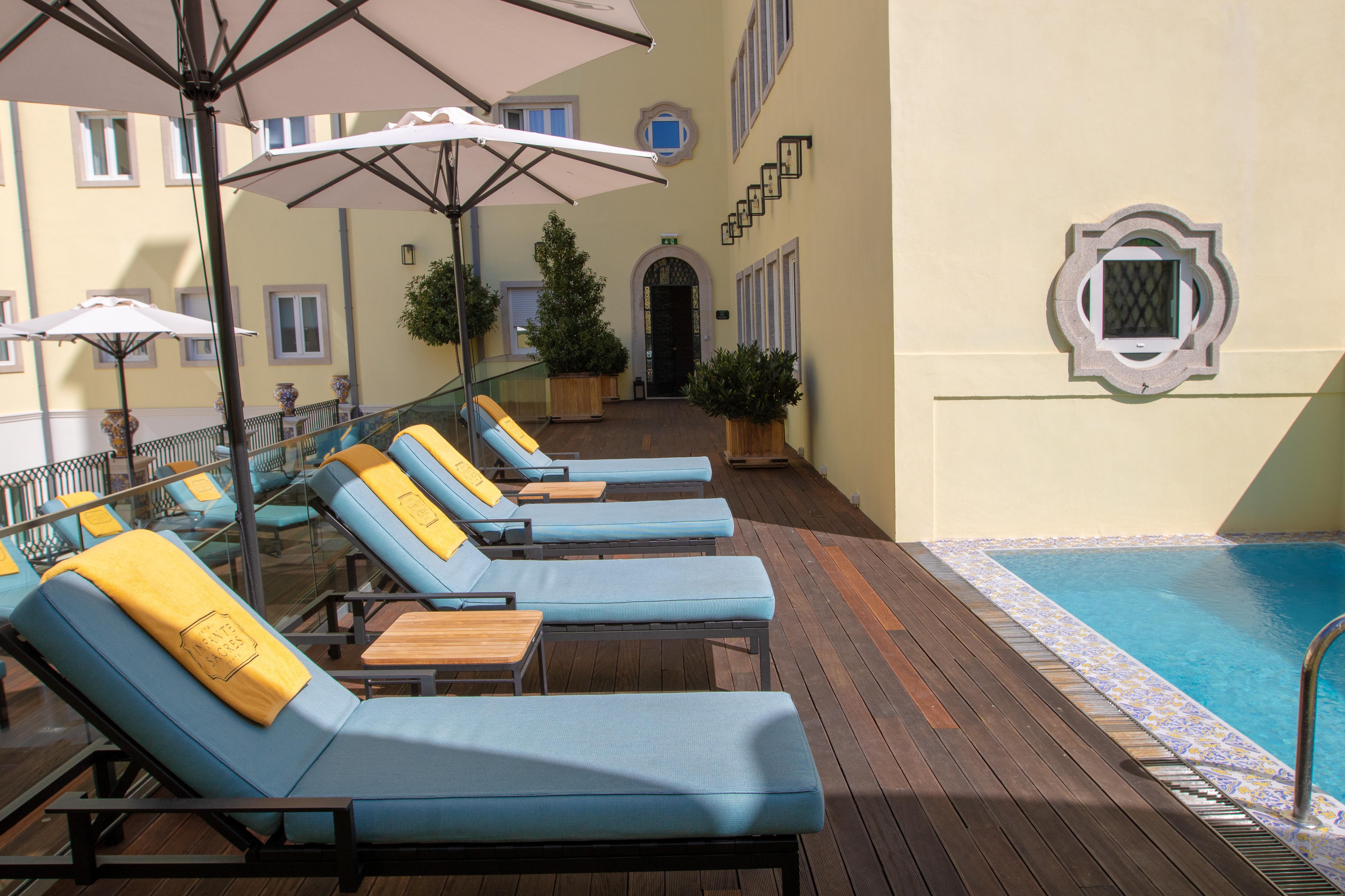 إنفانت ساجريه -فندق لاكشري هيستوريك بورتو المظهر الخارجي الصورة The pool at the hotel