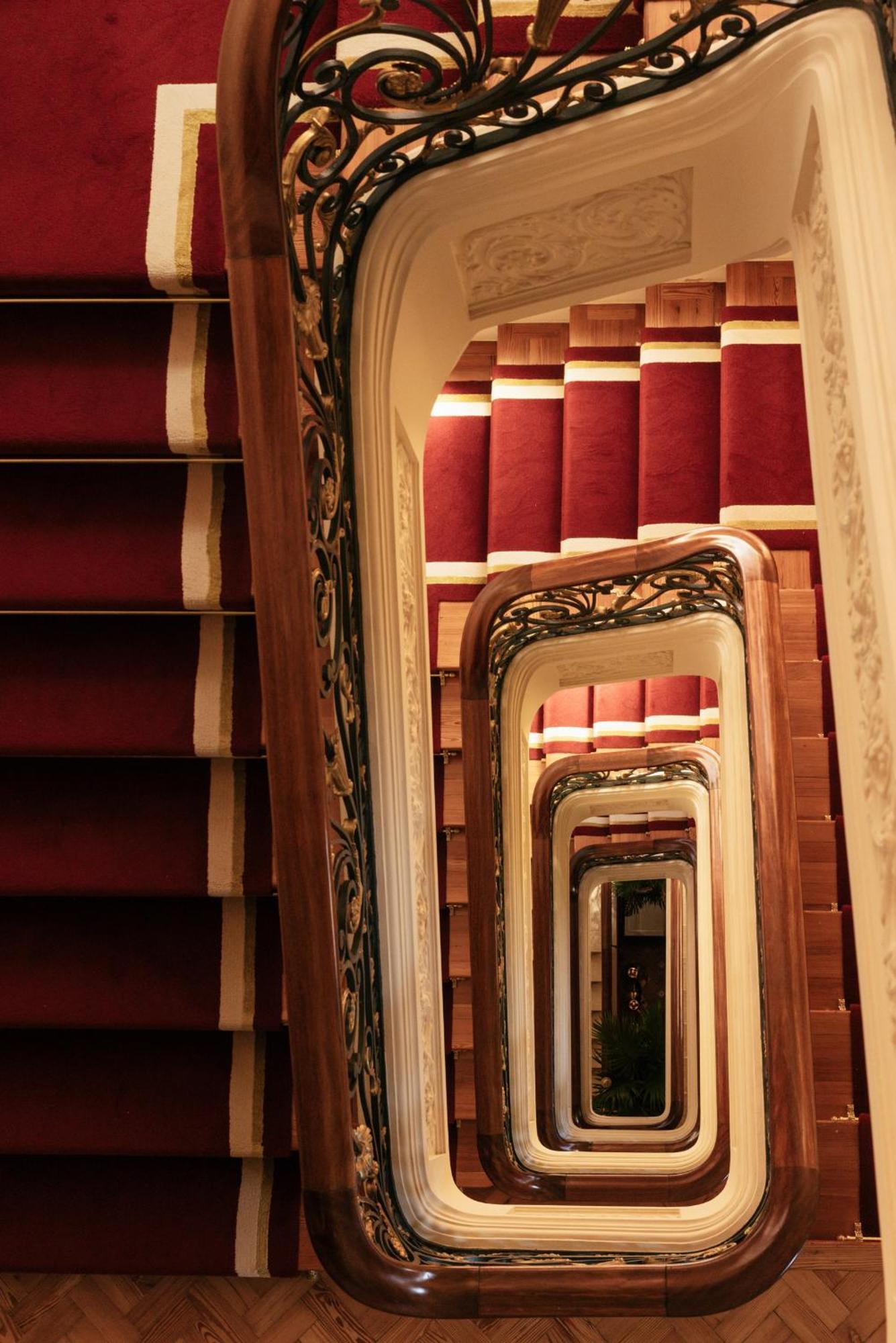 إنفانت ساجريه -فندق لاكشري هيستوريك بورتو المظهر الخارجي الصورة Staircase