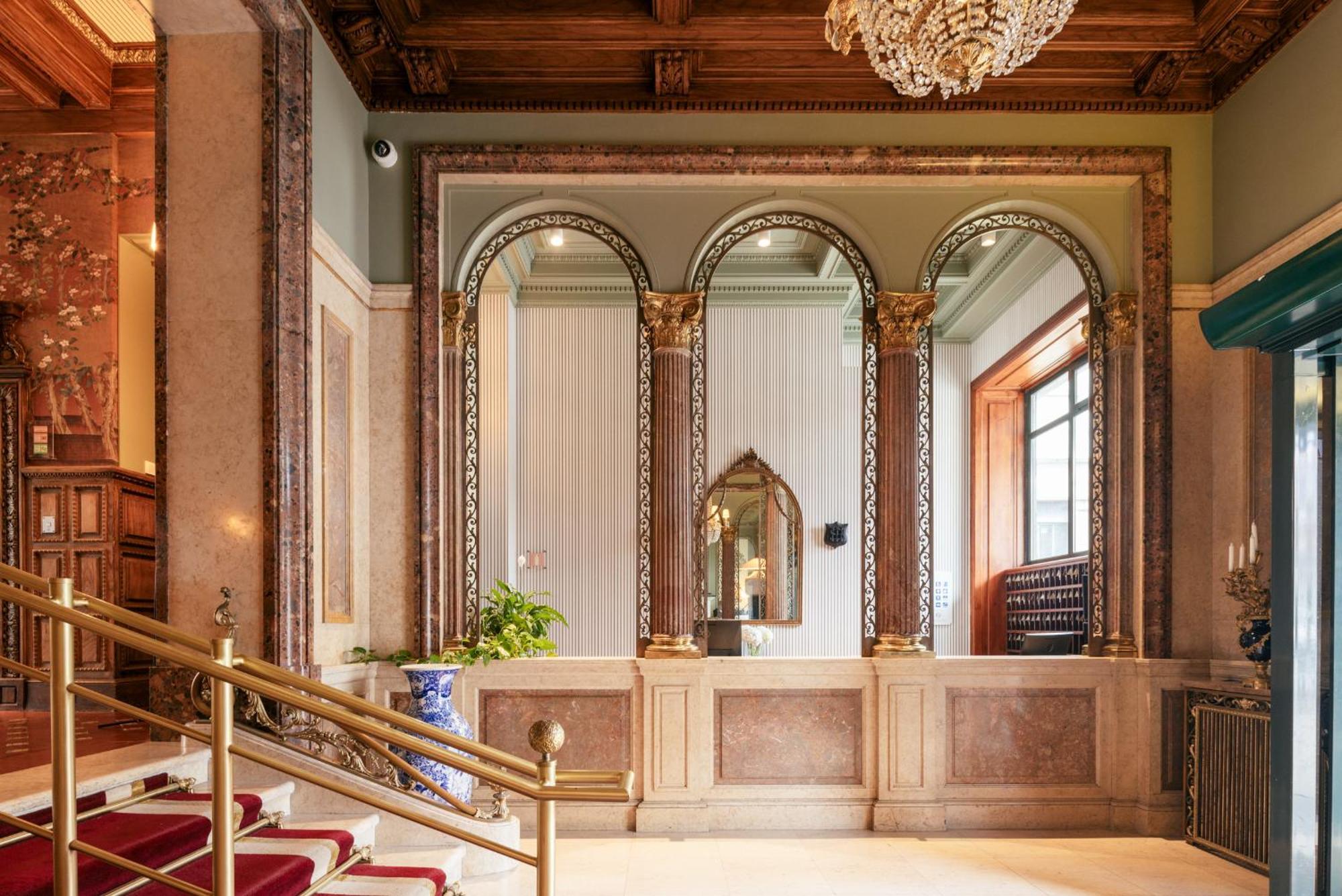 إنفانت ساجريه -فندق لاكشري هيستوريك بورتو المظهر الخارجي الصورة The lobby of the hotel